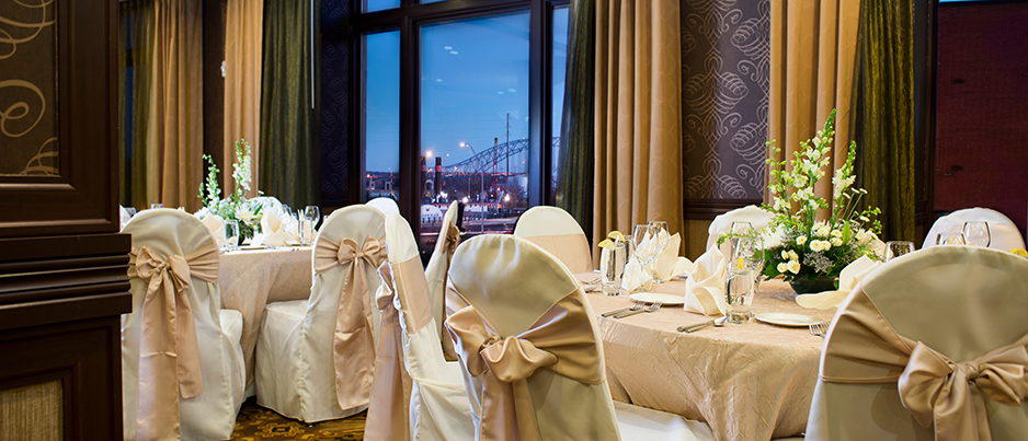 Harbor Gallery decorated for a wedding looking over the Dubuque Skyline